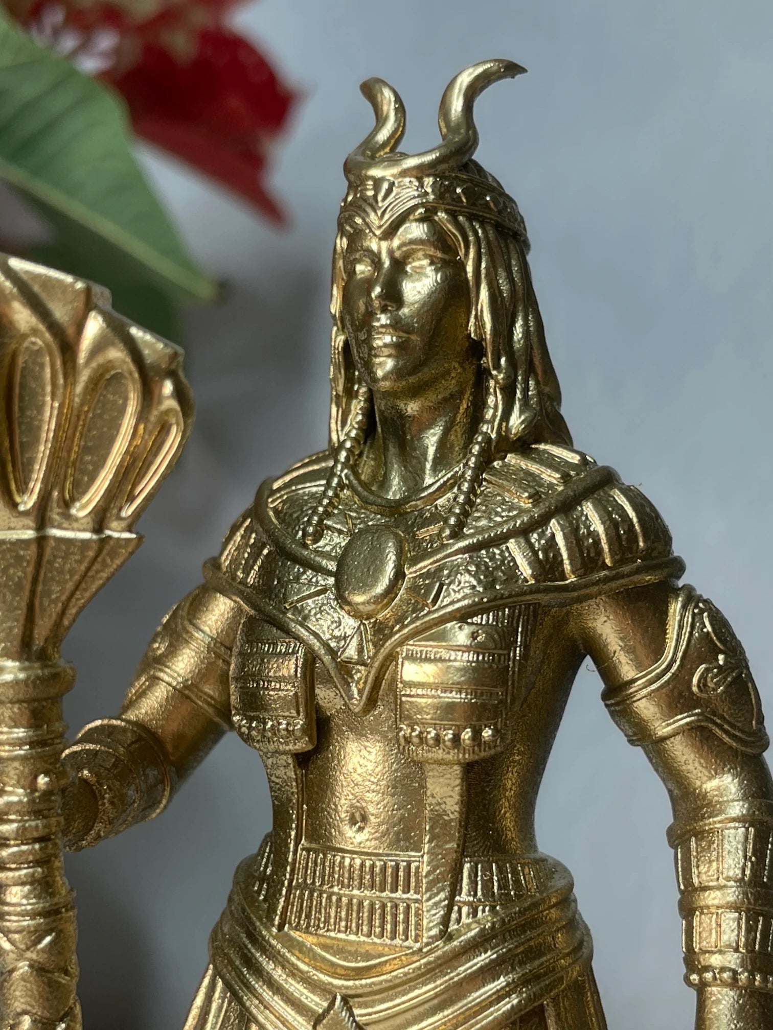 Statue of Isis – Egyptian goddess of magic, healing and motherhood, hand-painted figurine – altar miniature decoration