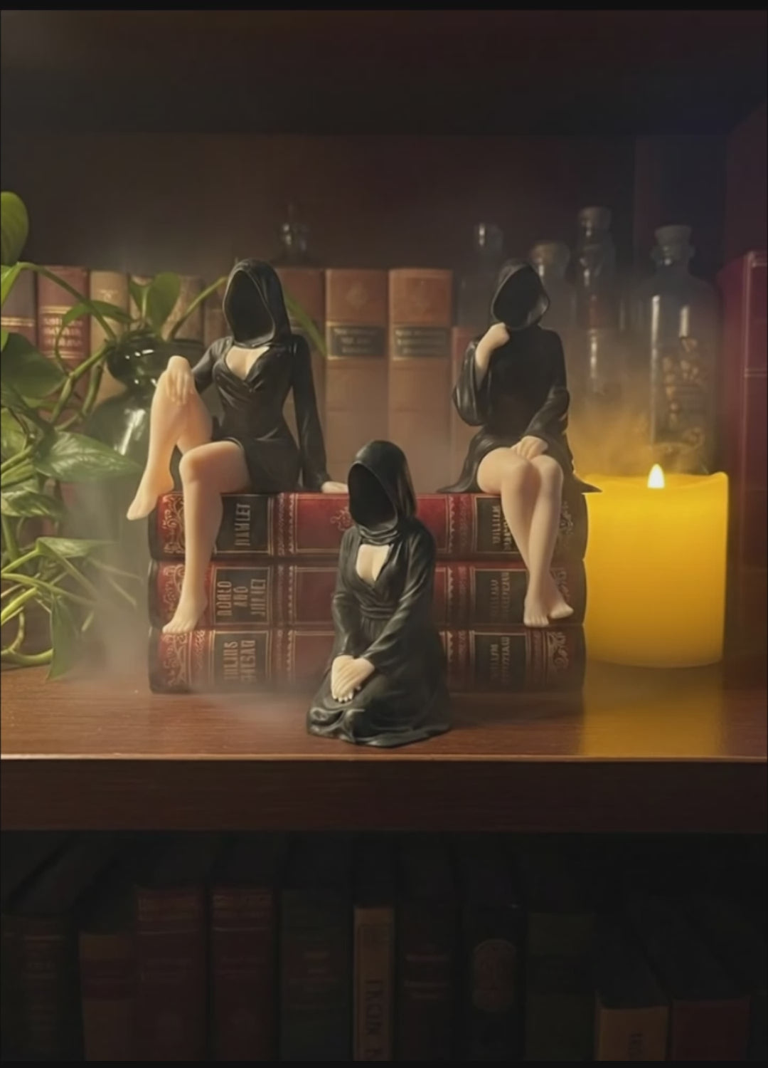 Statue of Horus – Egyptian God of the Sky, Kingship & Protection, Hand-Painted Figurine – Altar Miniature Decoration